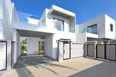 Modern 4br Villa with Pool | Rawai | Capital Pro