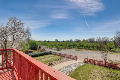 Image de Wine Country Retreat in Galt w/ Vineyard Views