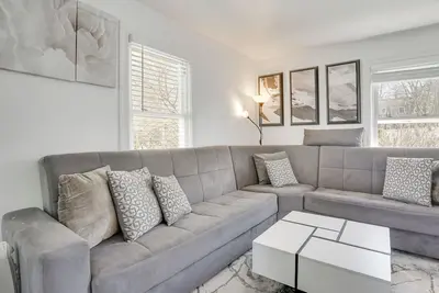 Image de Easy Access to Nyc! Sleek Suburban Apartment