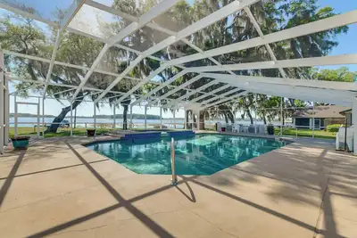 Image de Lake Days + Pool Fun! Nature Coast Retreat