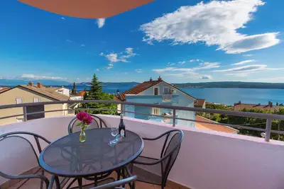 Image de Modern furnished apartment with balcony and sea view