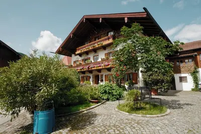 Image de Property for up to 45 people, sauna, whirlpool, barbecue hut, garden, party cellar