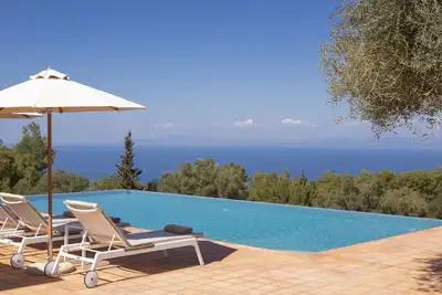 Image de Villa Borsa: Secluded Retreat with Sea Views, Gym and near famous beaches