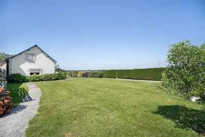 Image de Gîtes des Lacs - Gîte Le Muscat : piscine, sauna et jaccuzzi partagés, terrasse privée et Wi-Fi