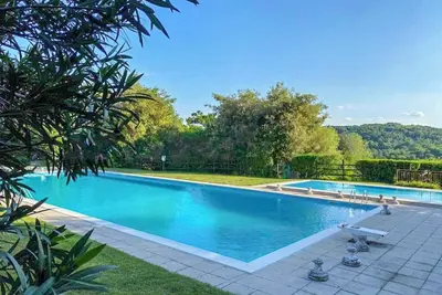 Image de Large sun terrace, private garden & pool - your stylish time-out on Lake Maggiore