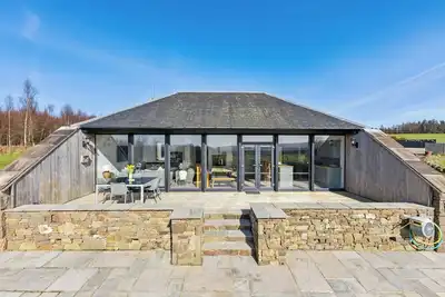 Image de Newly renovated cottage short drive to Loch Lomond, easy walk to Drymen village.