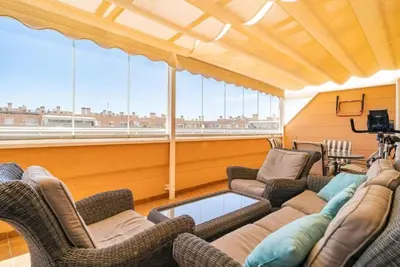 Image de Stunning Luxury Penthouse Overlooking The Pool