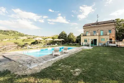 Image de Merveilleuse maison de vacances privée avec Wifi, piscine privée, climatisation, Tv et patio