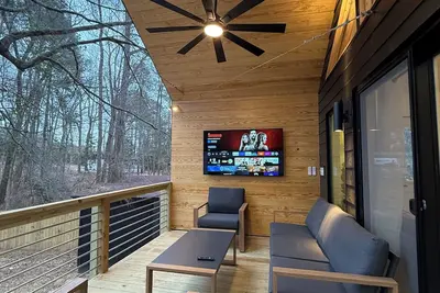 Image de Scandinavian Cabin in Carrboro!