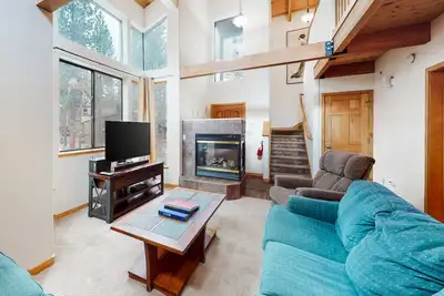 Image de Spacious townhouse with shared hot tub & pool sleeps 6