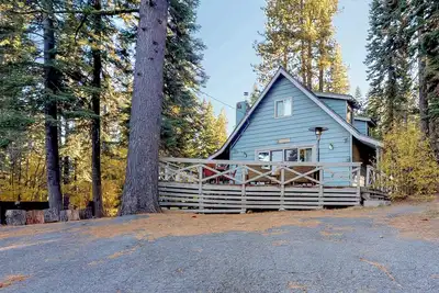 Image de Lakeview Home with Spacious Deck, WiFi, washer&dryer