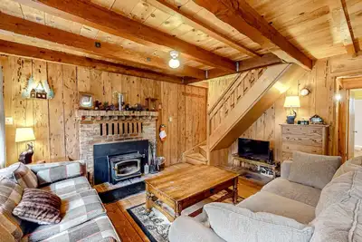 Image de Pine Knolls - Private cabin with hot tub - Pets Welcome