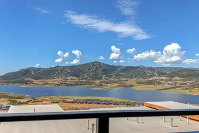 Image de Brand-new townhome with views, shuffleboard - 12 mins to Park City & Deer Valley