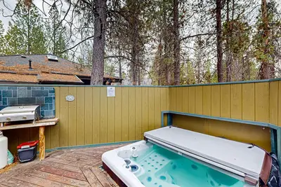 Image de Charming cabin with Sharc amenity passes, WiFi, streaming, private hot-tub