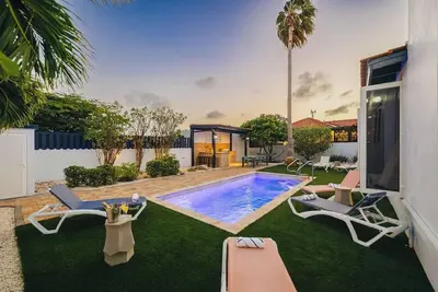 Image de Modern villa in Safir (Noord) with private pool and outdoor kitchen. Minutes from Eagle & Palm Beach. Perfect for relaxing, dining outside, and enjoying Aruba’s best beaches in comfort and style.