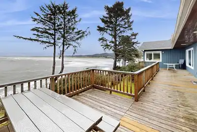 Image de Beachfront house with sprawling ocean views near Tillamook Head