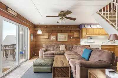 Image de Chalet #27 Near Beach & Resort Amenities, Pools