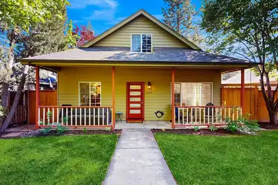 Image de Beautiful home with patio - in the perfect location near Downtown Bend & more
