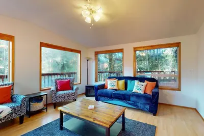 Image de Mountain view home in an oceanfront community above Whaleshead Beach