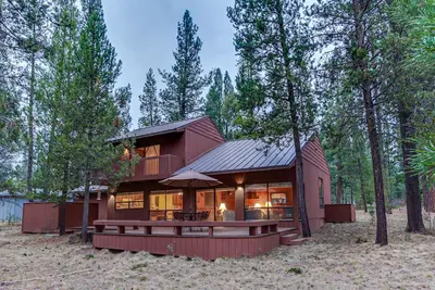 Image de Peaceful Cabin Escape | Hot Tub, Sharc passes, A/C, Walk to River - Dogs Ok