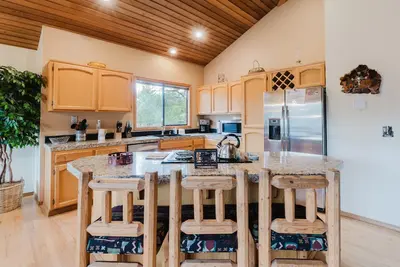 Image de Perfectly Located Home - Enjoy a Private Hot Tub & Sharc Passes