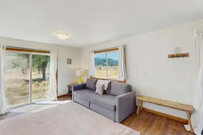 Image de Inviting dog-friendly studio with gas grill, Wi-Fi and washer/dryer