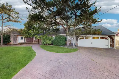 Image de Dog-Friendly, Oceanfront Home with Free WiFi, Full Kitchen, & Outdoor Fireplace