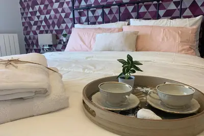 Image de Vespers 1 Apartment - 3 rooms near Greek Theater- parking- for groups