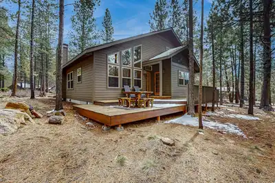 Image de Sunriver home with private hot tub, Sharc passes for pools