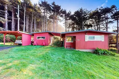 Image de Cottage with Panoramic Ocean Views in Quiet Area - Dogs Ok