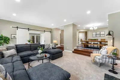 Image de Expansive retreat with pool, private hot tub, fast WiFi, fitness bike & Sharc