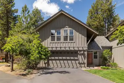 Image de Dog-Friendly Home by Village with Private Hot Tub & Sharc Passes - On Bike Path