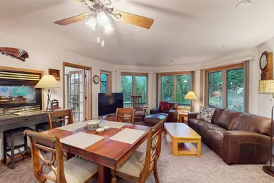 Image de Nature's Perfect Retreat - Wallowa Lookout - Stunning Views, Cozy Comfort