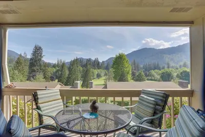 Image de Charming Mountain Condo with Golf Course Views & Nearby Ski Access