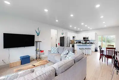 Image de Modern, Dog-Friendly Home with a Full Kitchen, Washer/Dryer, Furnished Patio