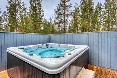 Image de Sweet Sunriver Home with Private Hot Tub, Outdoor Space & Eight Sharc Passes
