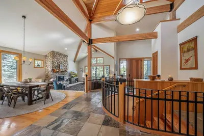 Image de Home among the pines with a private hot tub, patio & 8 Sharc passes