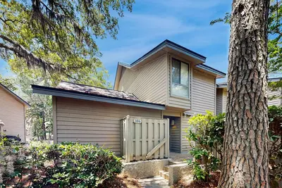 Image de 5 min walk to beach, ideal golf retreat, community pool access