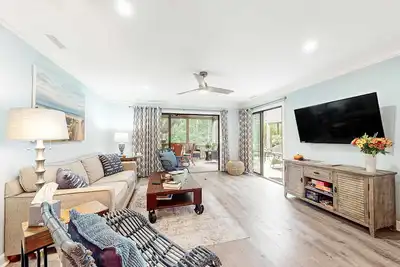 Image de Bright & Beachy Dog-Friendly Villa w/ Fast WiFi, Central A/C, & a Shared Pool