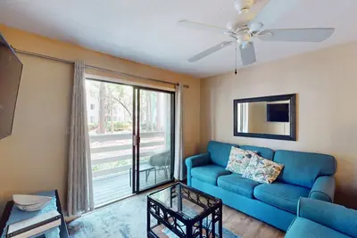 Image de Redesigned Ground-Floor Villa with Pools, Hot Tub & Tennis | Steps to Sand