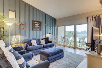 Image de Coastal charmer villa with cove front balcony & trolley  walk to beach