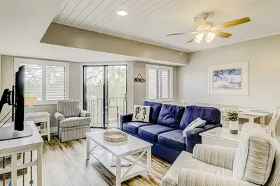 Image de Dreamy island getaway with shared pool & tennis, central Ac, balcony & WiFi