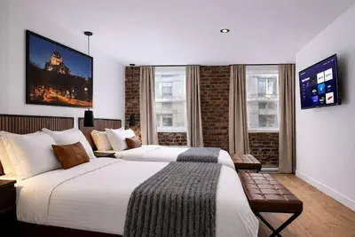 Image de Chambre avec 2 Lits Queen | Centre-ville de Québec