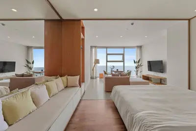 Image de Modern 2br Suite • Ocean View • High Floor • Hotel Residence • Walk to Beach