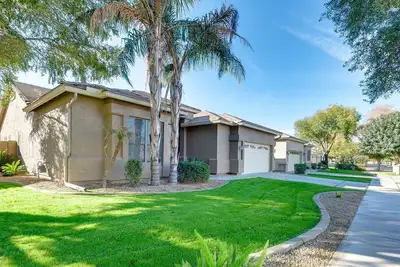 Image de Pet-Friendly Chandler Home w/ Heated Pool - Mtr