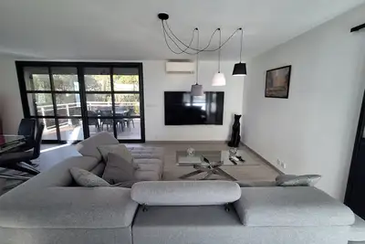 Image de Haut De Villa Vue Sainte Victoire avec vue montagne, terrasse partagée et Wi-Fi