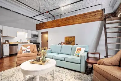 Image de Stylish Downtown Mobile Loft/ Walk to Dauphin St/ Sleeps 6
