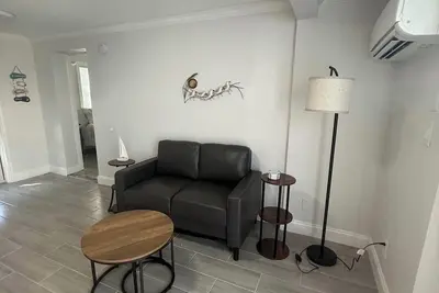 Image de Clearwater Beach Retreat. 1 Bedroom steps to water