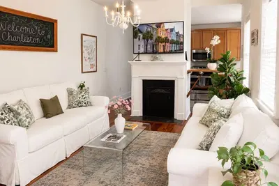 Image de The Fig House on Spring · Walk to King · 3br, Sleeps 8