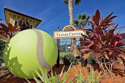 Image de Waterfront Paradise with Golf Course Views & Resort-Style Living